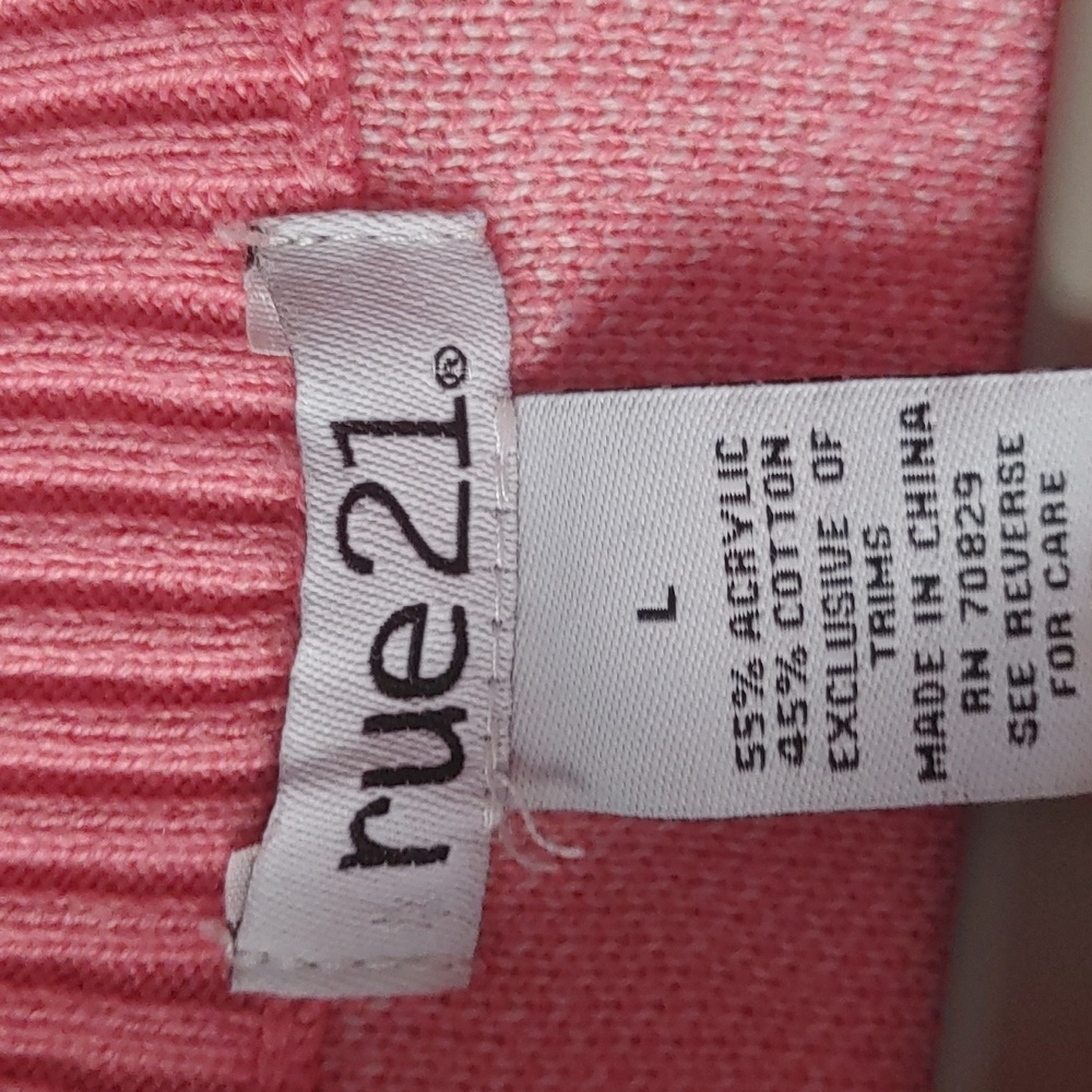 Rue21 Pink Crew Neck Sweater Women's sz Large w/ Malibu Print Casual Streetwear - Picture 2 of 5